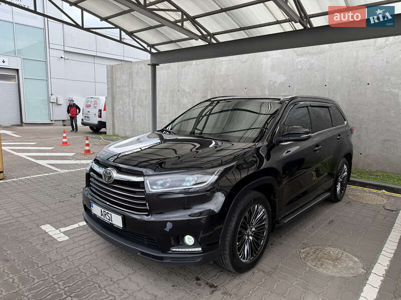 Позашляховик / Кросовер Toyota Highlander 2014 в Ірпені