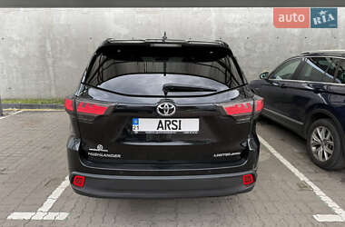 Позашляховик / Кросовер Toyota Highlander 2014 в 