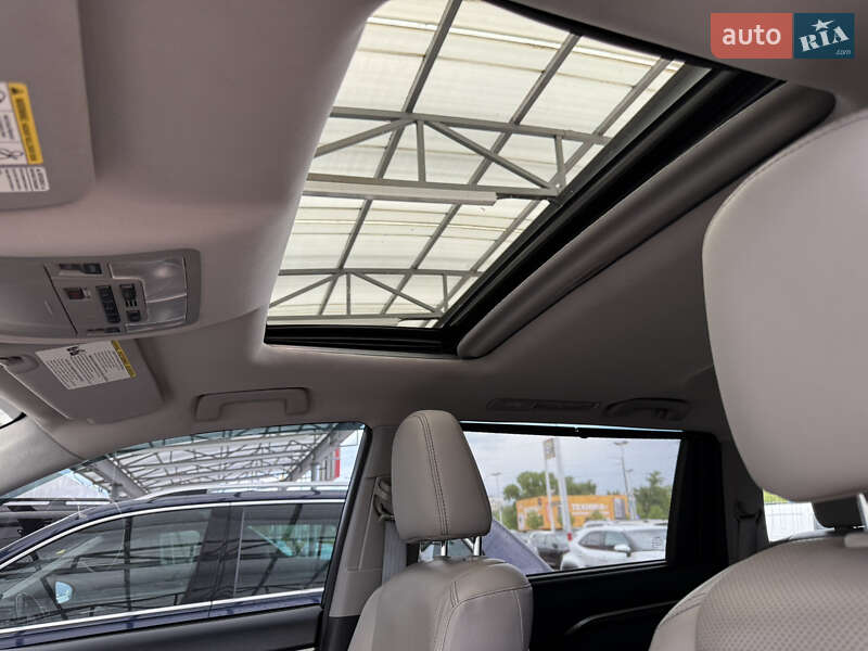 Позашляховик / Кросовер Toyota Highlander 2014 в Ірпені