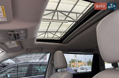 Позашляховик / Кросовер Toyota Highlander 2014 в 