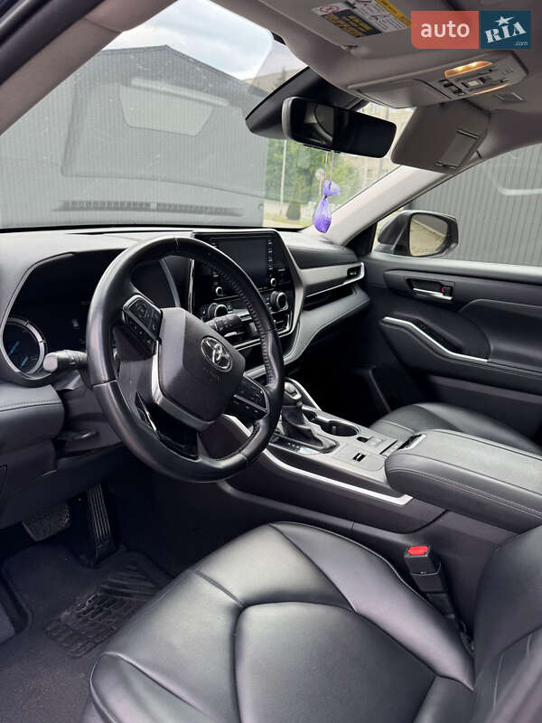 Позашляховик / Кросовер Toyota Highlander 2021 в Сокалі