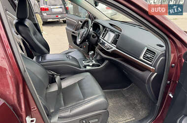 Позашляховик / Кросовер Toyota Highlander 2015 в 