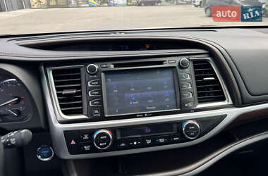 Позашляховик / Кросовер Toyota Highlander 2015 в 