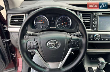 Позашляховик / Кросовер Toyota Highlander 2015 в 