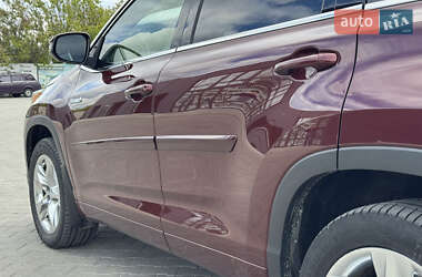 Позашляховик / Кросовер Toyota Highlander 2015 в 