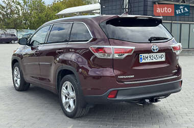 Позашляховик / Кросовер Toyota Highlander 2015 в 