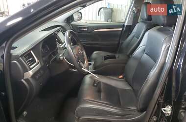 Позашляховик / Кросовер Toyota Highlander 2019 в 