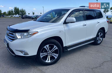 Внедорожник / Кроссовер Toyota Highlander 2011 в 
