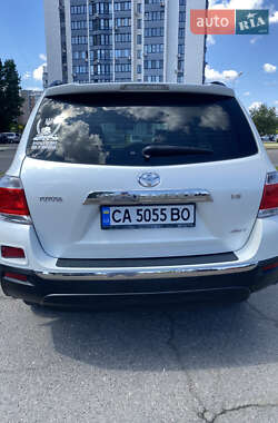 Внедорожник / Кроссовер Toyota Highlander 2011 в 
