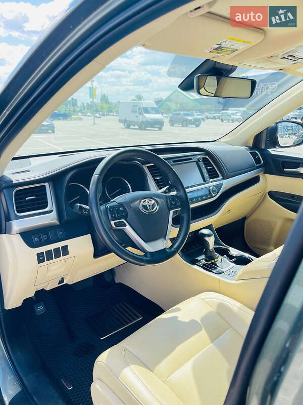 Внедорожник / Кроссовер Toyota Highlander 2019 в Киеве фото 5 Внедорожник / Кроссовер Toyota Highlander 2019 в Киеве