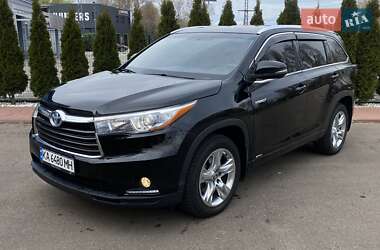 Внедорожник / Кроссовер Toyota Highlander 2016 в Киеве