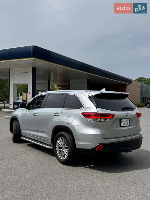 Позашляховик / Кросовер Toyota Highlander 2018 в Дніпрі фото 4 Позашляховик / Кросовер Toyota Highlander 2018 в Дніпрі