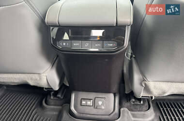 Внедорожник / Кроссовер Toyota Highlander 2022 в 