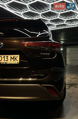 Внедорожник / Кроссовер Toyota Highlander 2020 в 