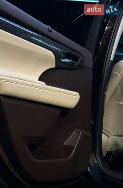 Внедорожник / Кроссовер Toyota Highlander 2020 в 