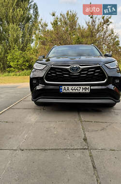 Toyota Highlander 2021