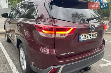 Внедорожник / Кроссовер Toyota Highlander 2017 в 