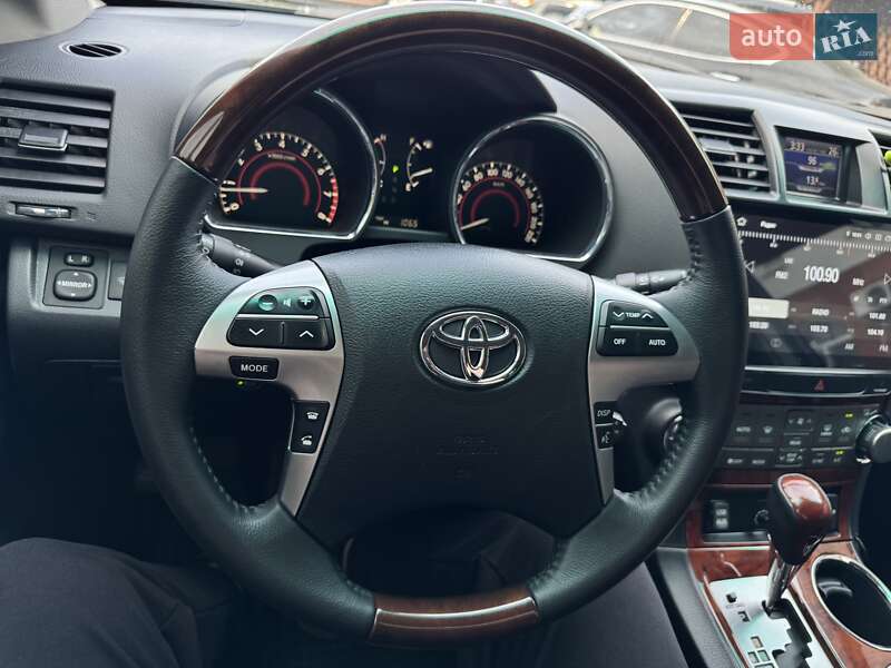 Внедорожник / Кроссовер Toyota Highlander 2011 в Виннице