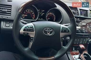 Внедорожник / Кроссовер Toyota Highlander 2011 в 