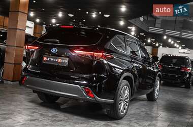 Внедорожник / Кроссовер Toyota Highlander 2024 в 