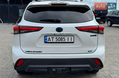 Позашляховик / Кросовер Toyota Highlander 2023 в 