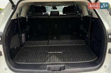 Позашляховик / Кросовер Toyota Highlander 2023 в 