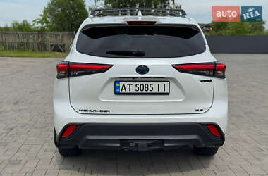 Позашляховик / Кросовер Toyota Highlander 2023 в 