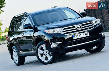 Позашляховик / Кросовер Toyota Highlander 2012 в 