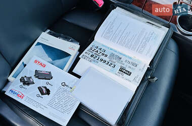 Позашляховик / Кросовер Toyota Highlander 2012 в 
