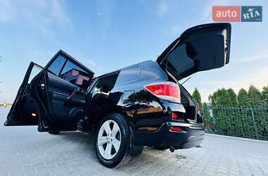 Позашляховик / Кросовер Toyota Highlander 2012 в 