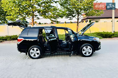 Позашляховик / Кросовер Toyota Highlander 2012 в 