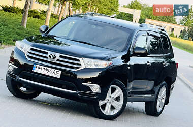 Позашляховик / Кросовер Toyota Highlander 2012 в 