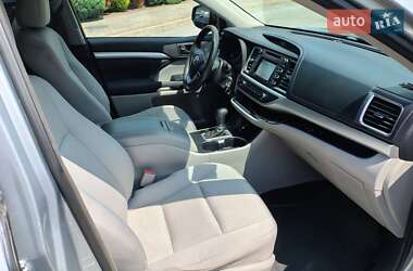 Позашляховик / Кросовер Toyota Highlander 2014 в 