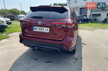 Внедорожник / Кроссовер Toyota Highlander 2020 в 