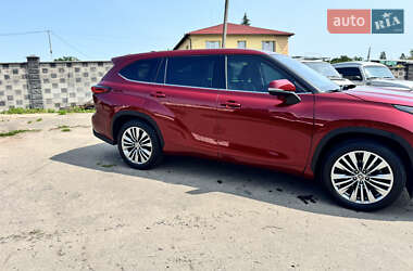 Внедорожник / Кроссовер Toyota Highlander 2020 в 