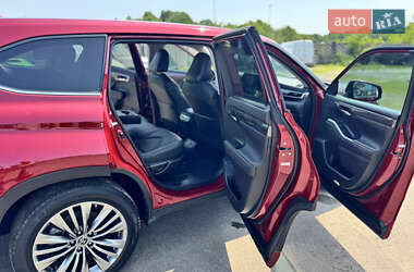 Внедорожник / Кроссовер Toyota Highlander 2020 в 