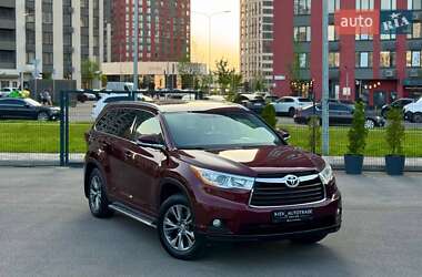 Внедорожник / Кроссовер Toyota Highlander 2014 в 