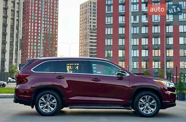 Внедорожник / Кроссовер Toyota Highlander 2014 в 