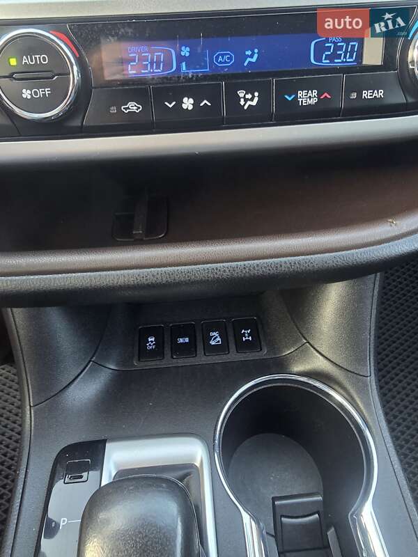 Внедорожник / Кроссовер Toyota Highlander 2014 в Одессе