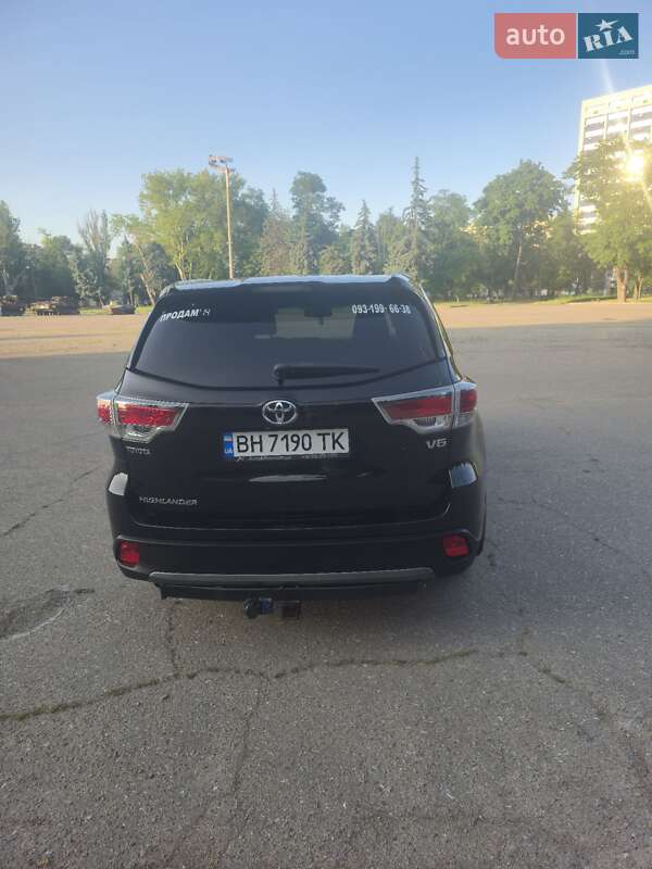 Внедорожник / Кроссовер Toyota Highlander 2014 в Одессе