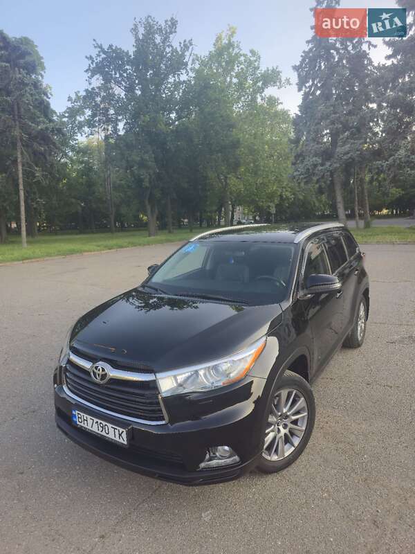 Внедорожник / Кроссовер Toyota Highlander 2014 в Одессе