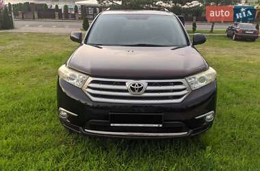 Внедорожник / Кроссовер Toyota Highlander 2011 в Черновцах