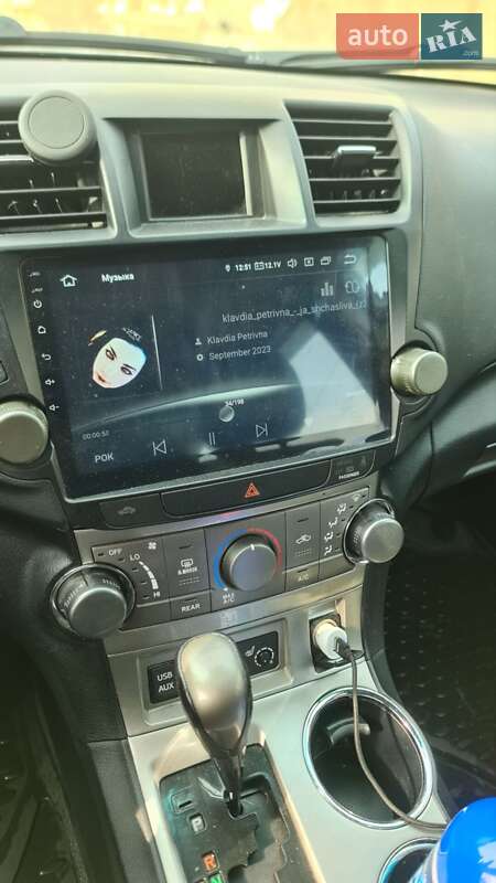 Позашляховик / Кросовер Toyota Highlander 2012 в Южному