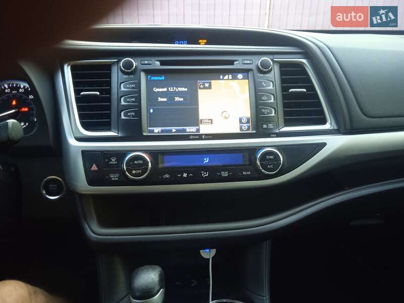 Позашляховик / Кросовер Toyota Highlander 2015 в Малині