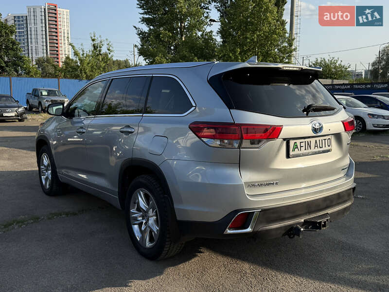 Внедорожник / Кроссовер Toyota Highlander 2018 в Киеве