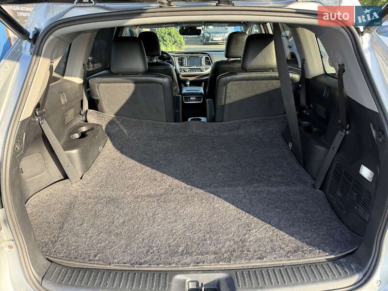 Внедорожник / Кроссовер Toyota Highlander 2018 в Киеве