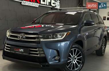 Внедорожник / Кроссовер Toyota Highlander 2018 в Тернополе