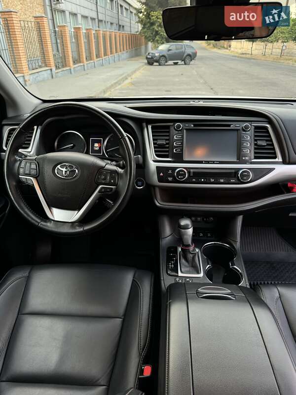 Позашляховик / Кросовер Toyota Highlander 2018 в Запоріжжі