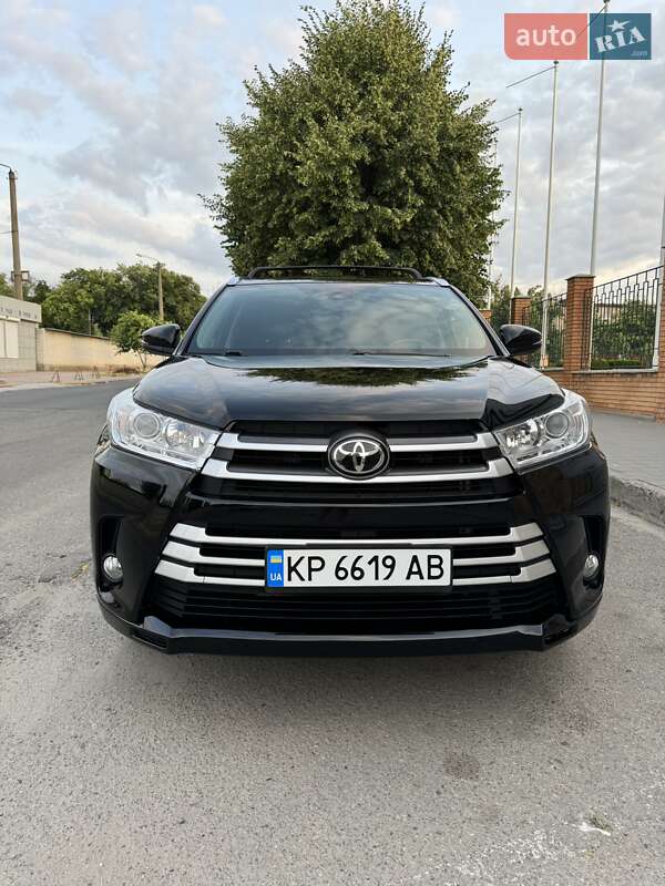 Позашляховик / Кросовер Toyota Highlander 2018 в Запоріжжі