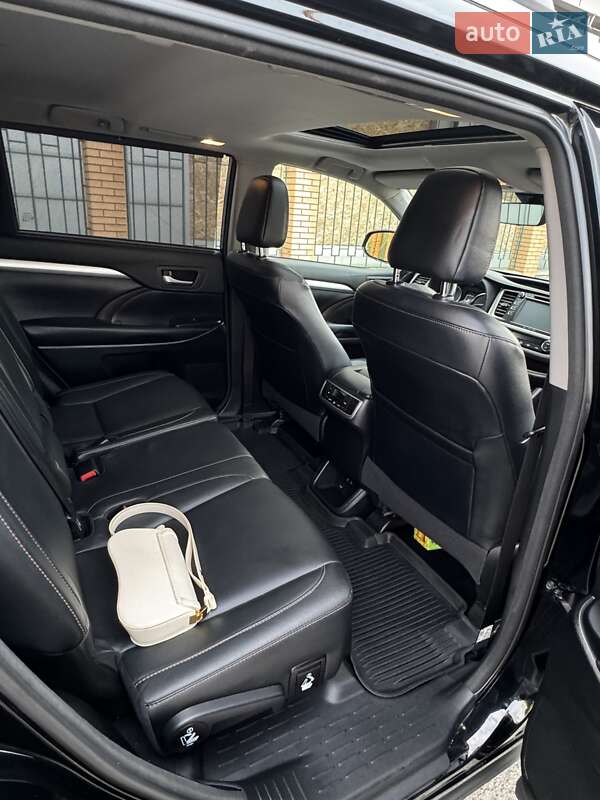 Позашляховик / Кросовер Toyota Highlander 2018 в Запоріжжі